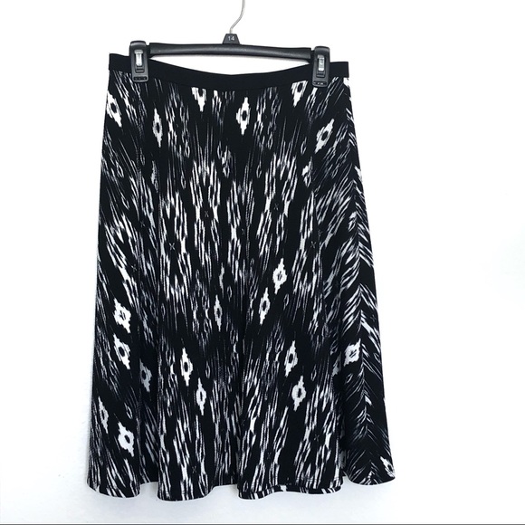 bobeau Dresses & Skirts - Bobeau Full A-Line Skirt